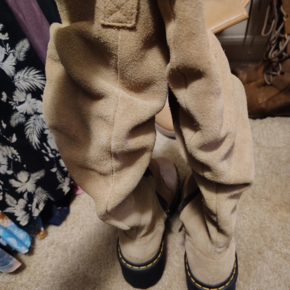 Dr Martens Tan Suede Women's Boots Slouchy Style - Picture 9 of 10